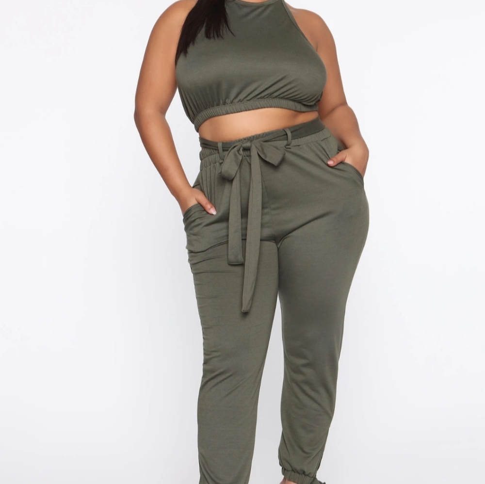 NWT** Fashion Nova Rest and Play Pant Set